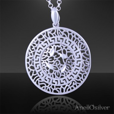 Silver pendant in the shape of a Circle.