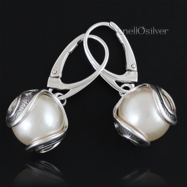 Silber, oxidierte Ohrringe mit Perle